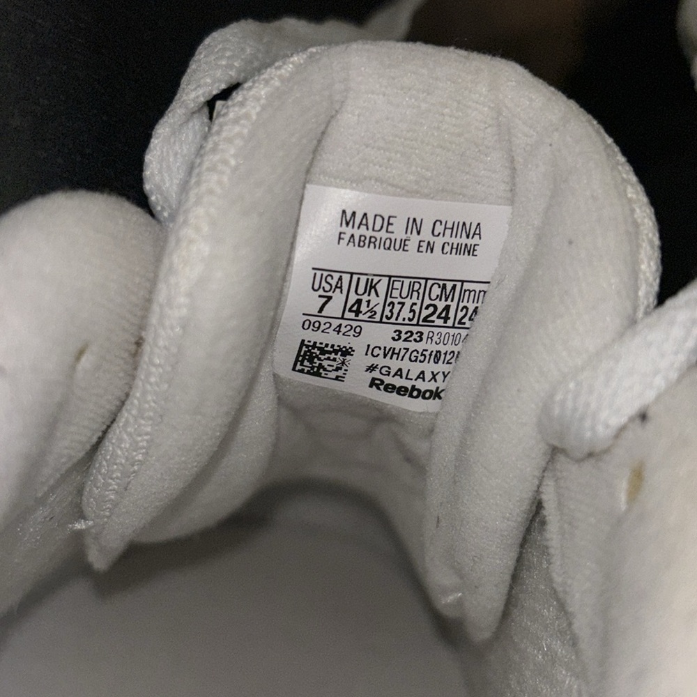 NWOT Reebok - Picture 3 of 3